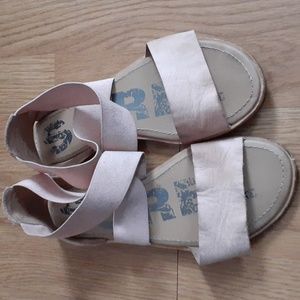 SOREL Ella Later Sandals peach sz 8.5